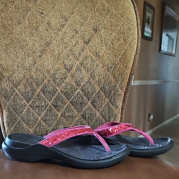 Crocs Capri V Pink Sequins Slip On Thong Flip Flops Sandals Shoes - Picture 1 of 5